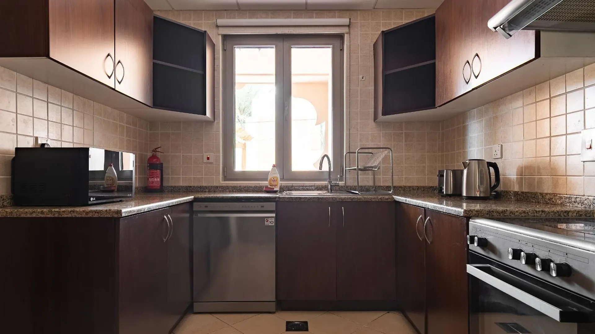Luxury Beachfront Villa With Private Pool On Palm Jumeirah Near Atlantis 두바이