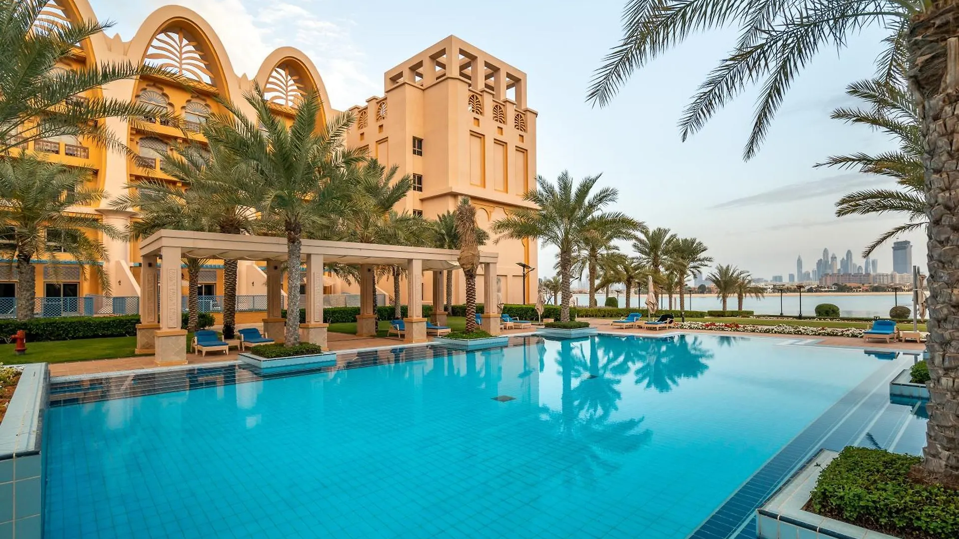 Luxury Beachfront Villa With Private Pool On Palm Jumeirah Near Atlantis 두바이